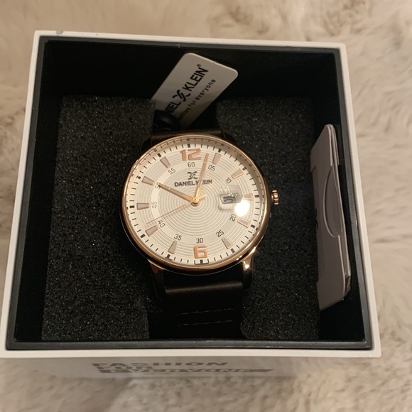 NWT. Men’s Daniel Klein watch - Picture 6 of 8